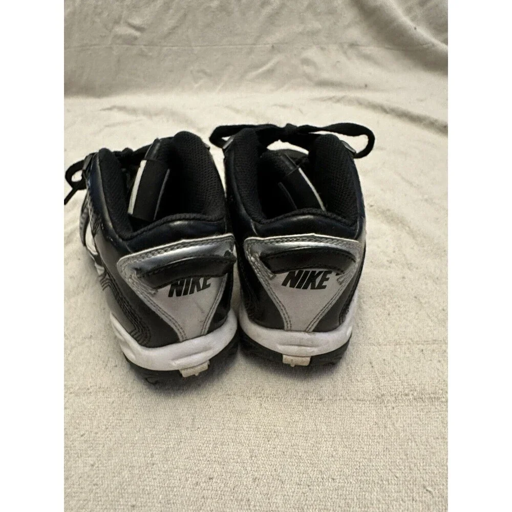 Nike Land Shark Legacy Youth Cleats Size 4.5Y Black. 396263-012